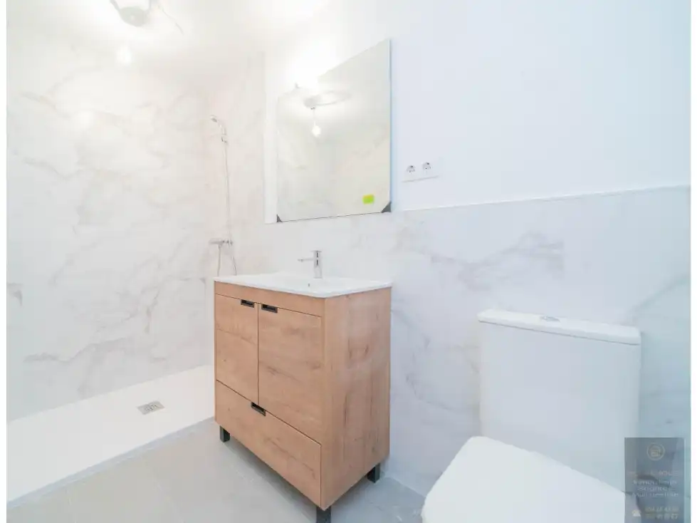 Bathroom of Houses for sale in Valmojado