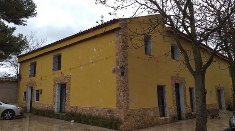 CASONA ADOSADA GRANDE EN YECLA