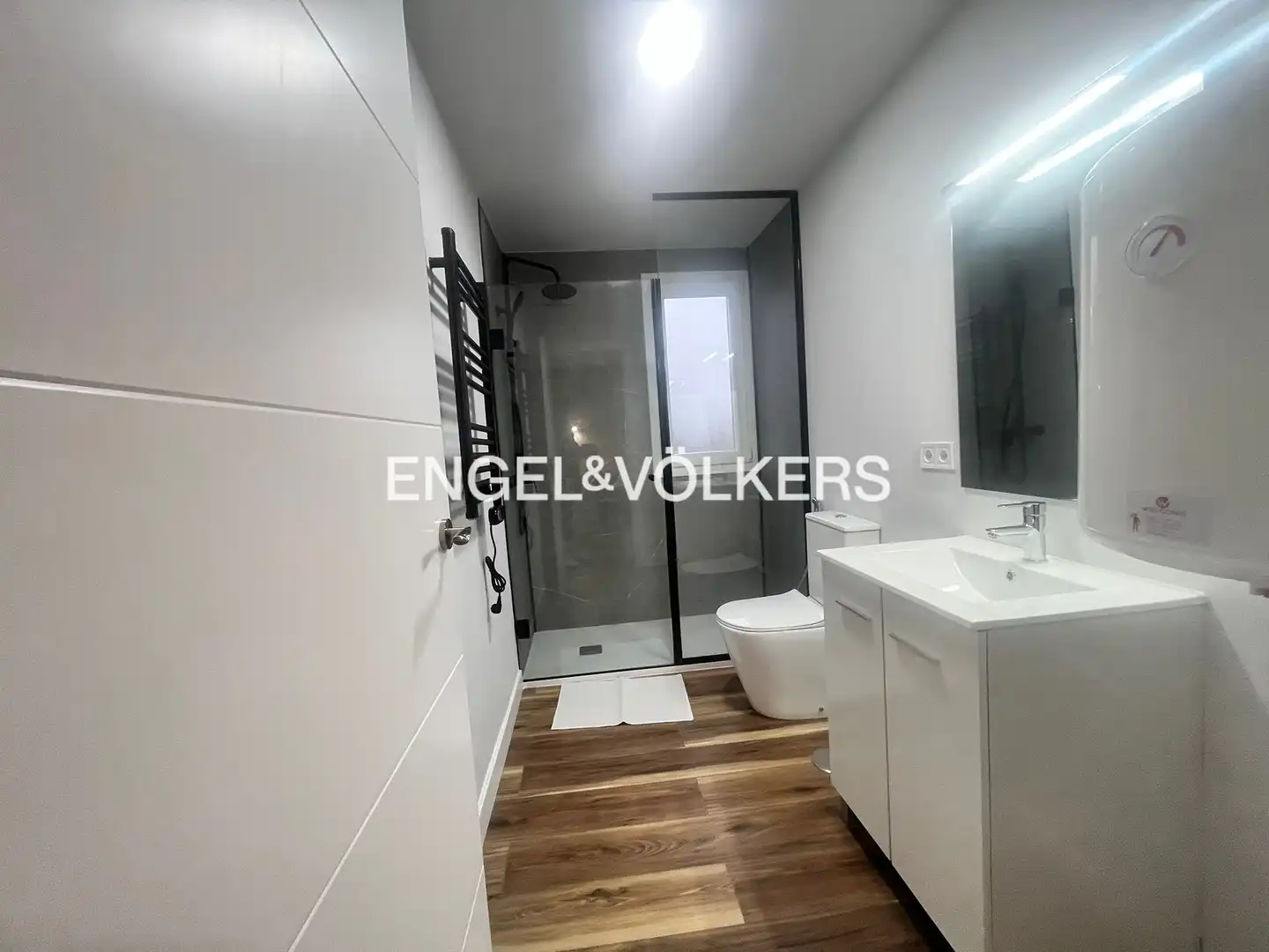 Bathroom of Study for rent in Villanueva de la Cañada  with Air Conditioner, Heating and Terrace