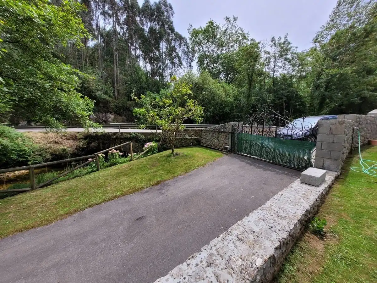Casa amb jardí en venda a Pría - Nueva-Hontoria - Naves, imagen 3