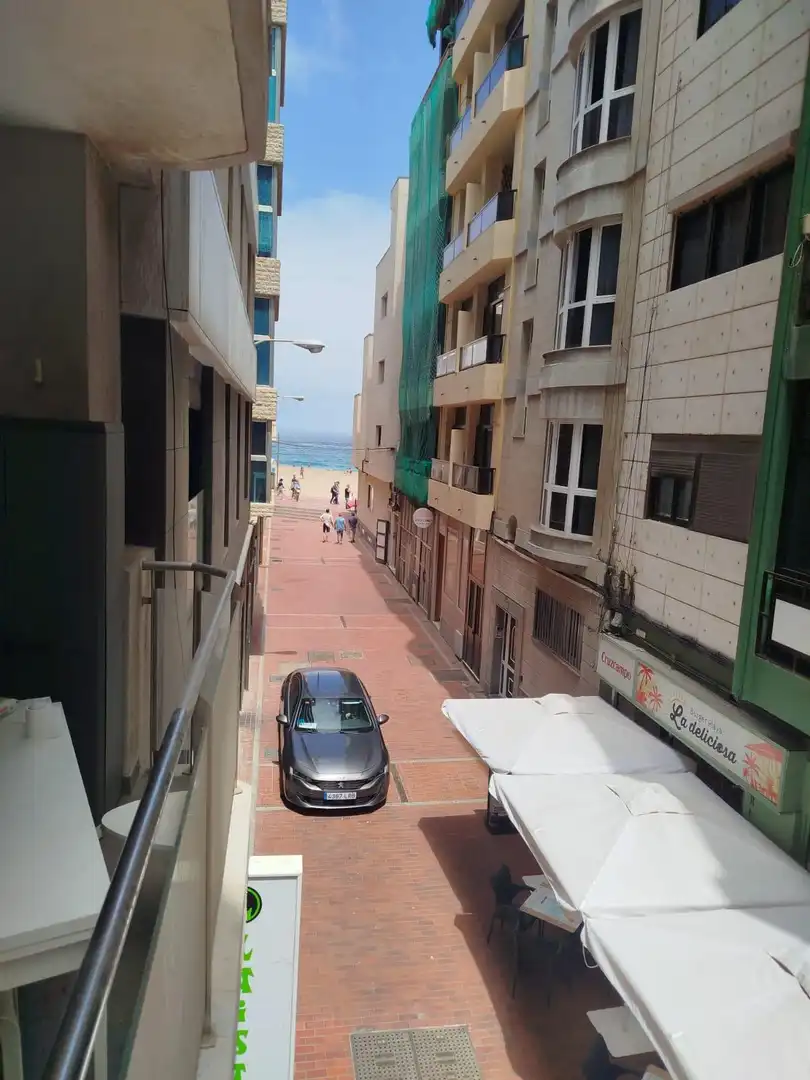 Außenansicht von Wohnung zur Miete in Las Palmas de Gran Canaria mit Klimaanlage, Möbliert und Balkon