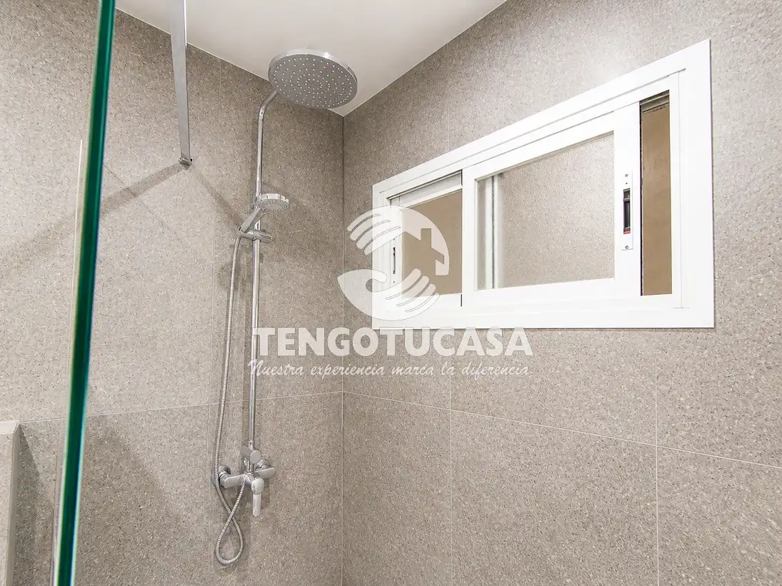 Baño de Piso en venta en Madrid con Aire acondicionado, Calefacción y Amueblado
