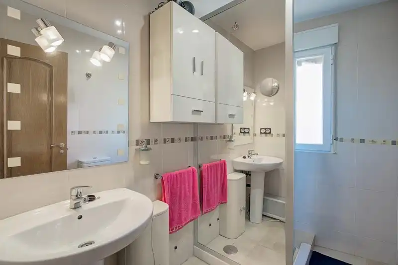 Baño de Piso en venta en Padul con Aire acondicionado, Trastero y Amueblado