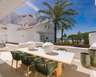 Terrassa de Apartament en venda en Marbella amb Terrassa, Piscina i Moblat