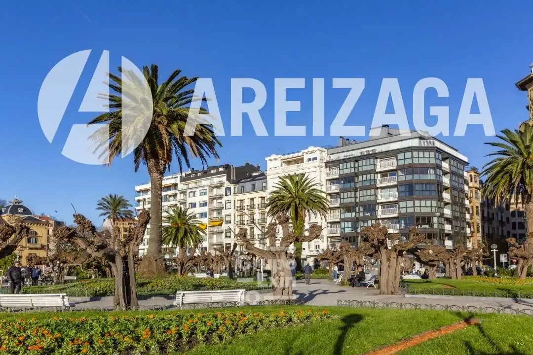 Außenansicht von Büro zum Verkauf in Donostia - San Sebastián  mit Klimaanlage, Heizung und Abstellraum