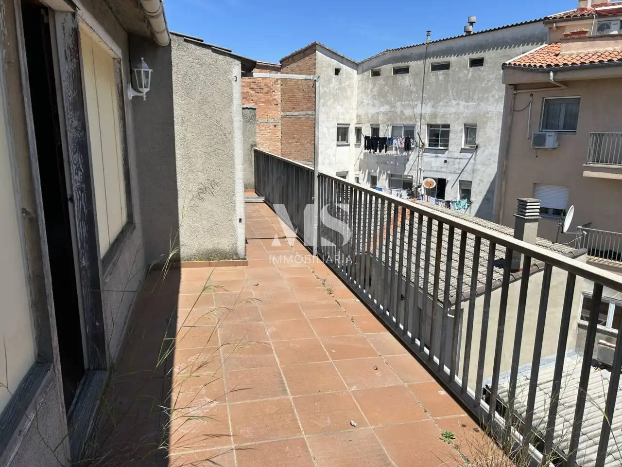 Terrasse von Gebäude zum Verkauf in Manlleu