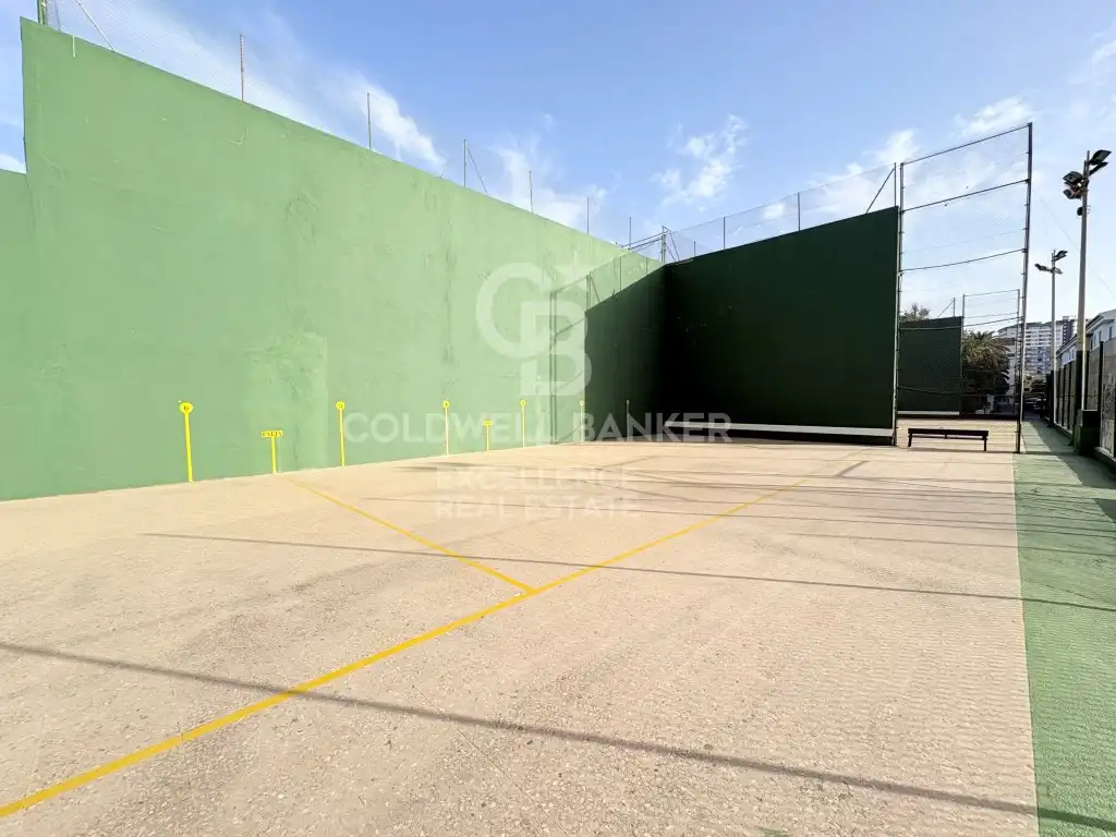 Parking de Planta baja en venta en El Puig de Santa Maria con Jardín privado, Piscina y Horno