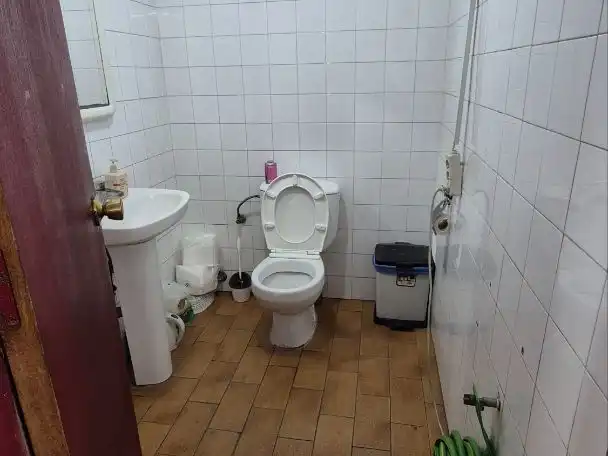 Badezimmer von Geschaftsraum zur Miete in Huelva mit Möbliert und Alarm