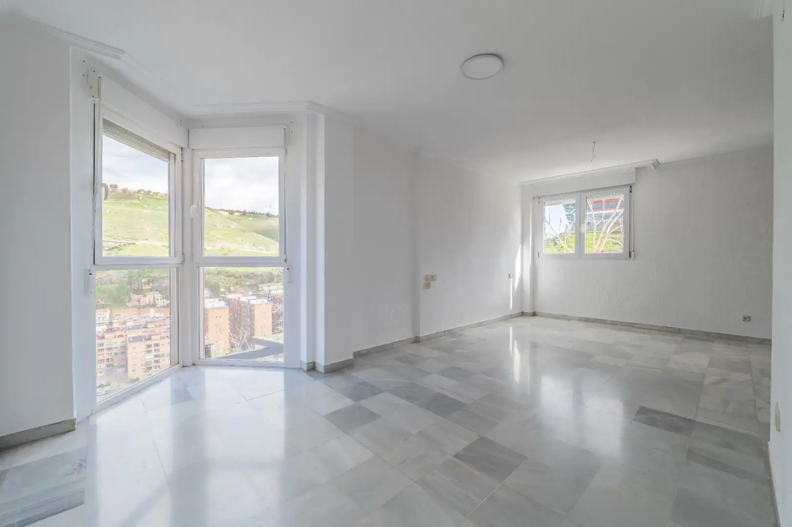 Vista exterior de Casa adosada en venta en Granada con Aire acondicionado y Calefacción