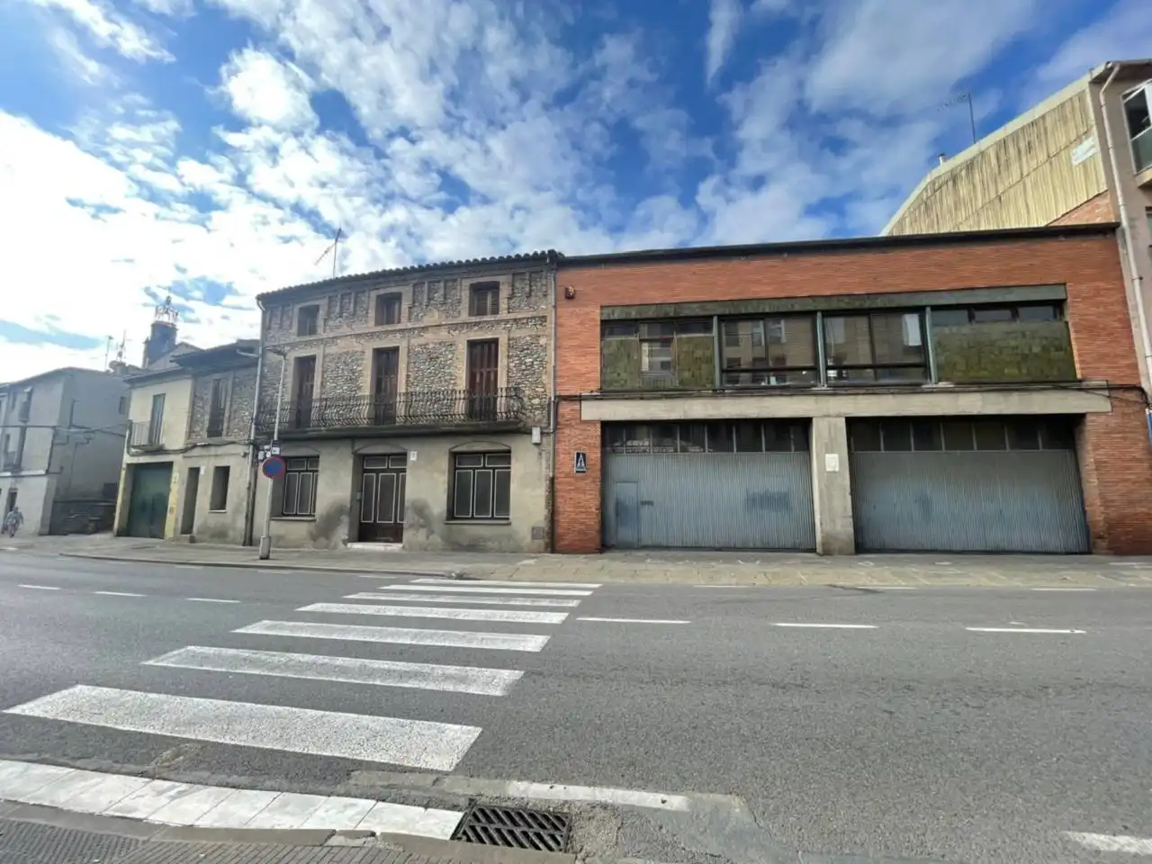 Exterior view of Houses for sale in Manlleu