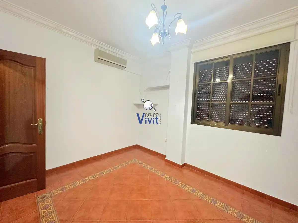 Dormitori de Casa o xalet en venda en Alcalá de Guadaira amb Aire condicionat, Traster i Piscina