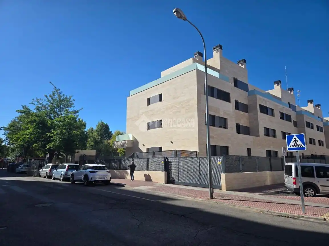Exterior view of Flat for sale in Alcalá de Henares  with Air Conditioner and Storage room
