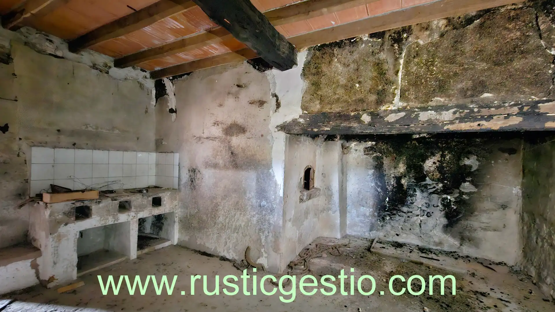 Cocina de Finca rústica en venta en Banyoles con Jardín privado