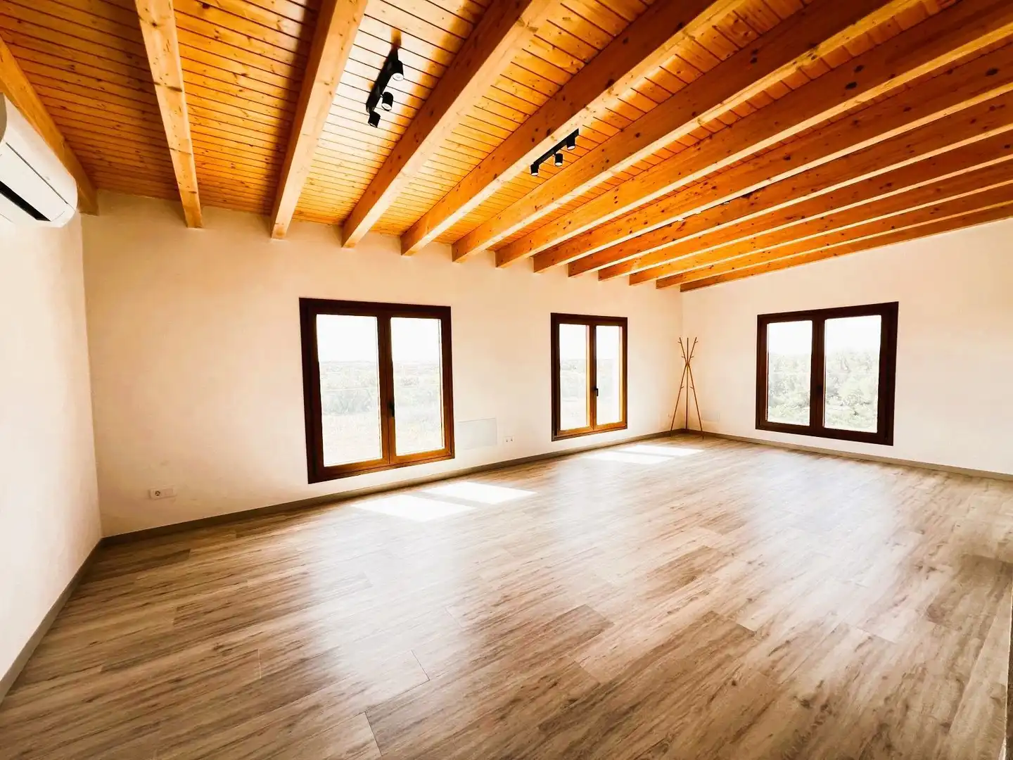 Sala de estar de Finca rústica de alquiler en Santanyí con Aire acondicionado, Calefacción y Terraza