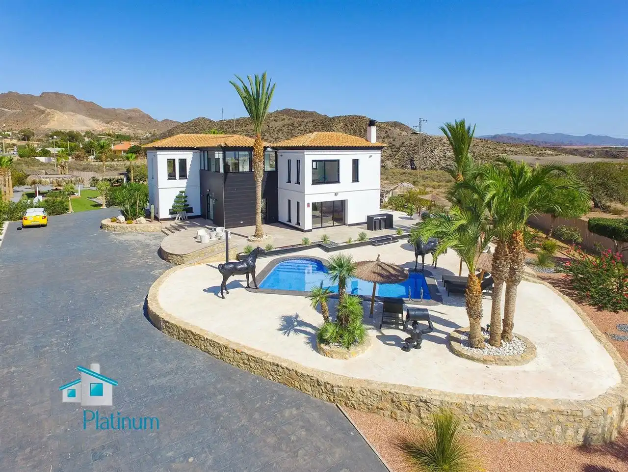 Detached house with garden for sale in San Juan de los Terreros