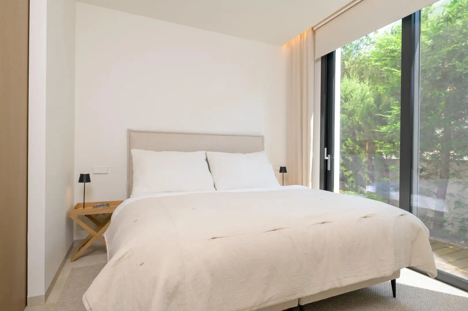 Schlafzimmer von Erdgeschoss zum Verkauf in  Palma de Mallorca mit Klimaanlage, Heizung und Privatgarten
