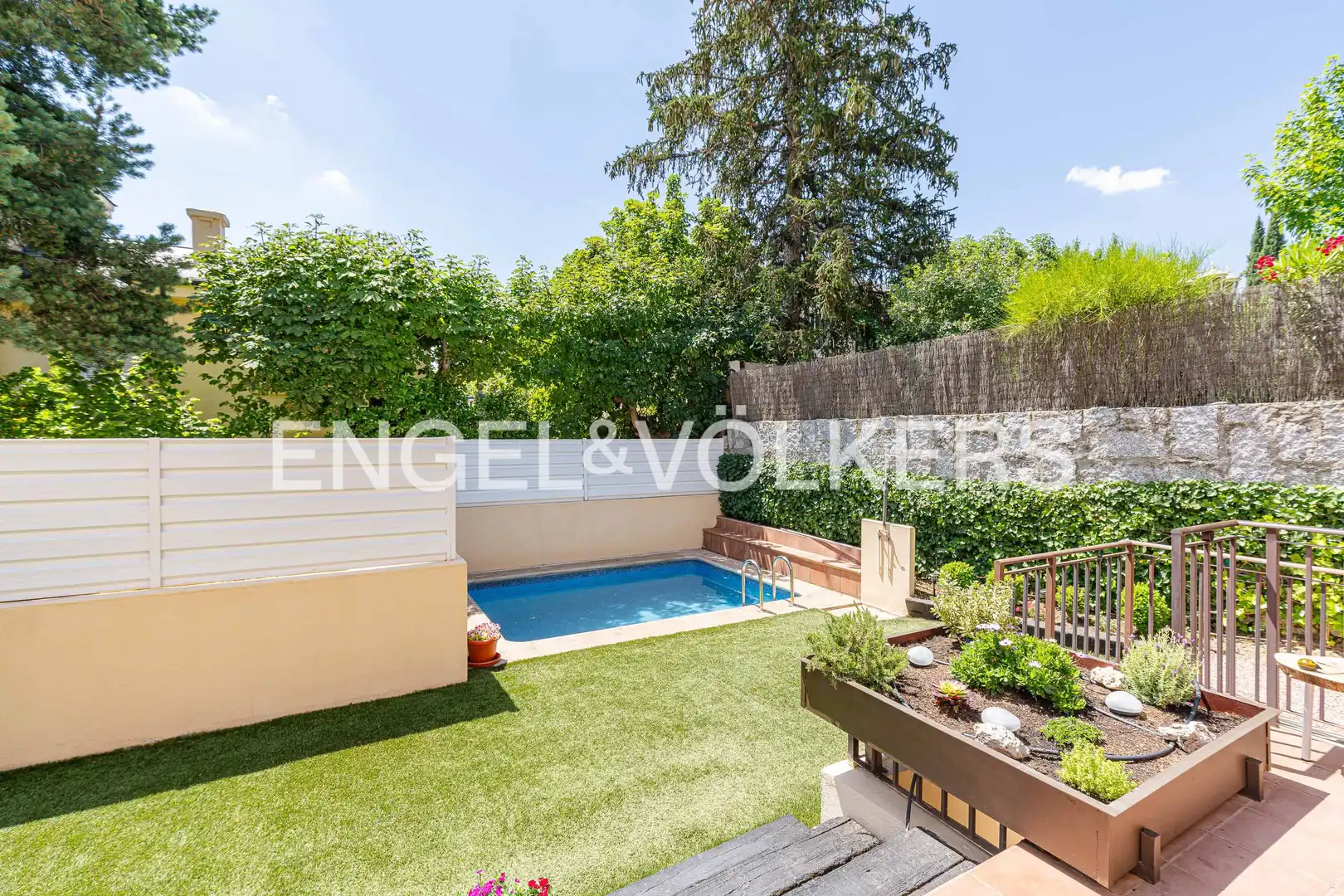Swimming pool of Detached homes for sale in El Escorial  with Heating, Private garden and Terrace
