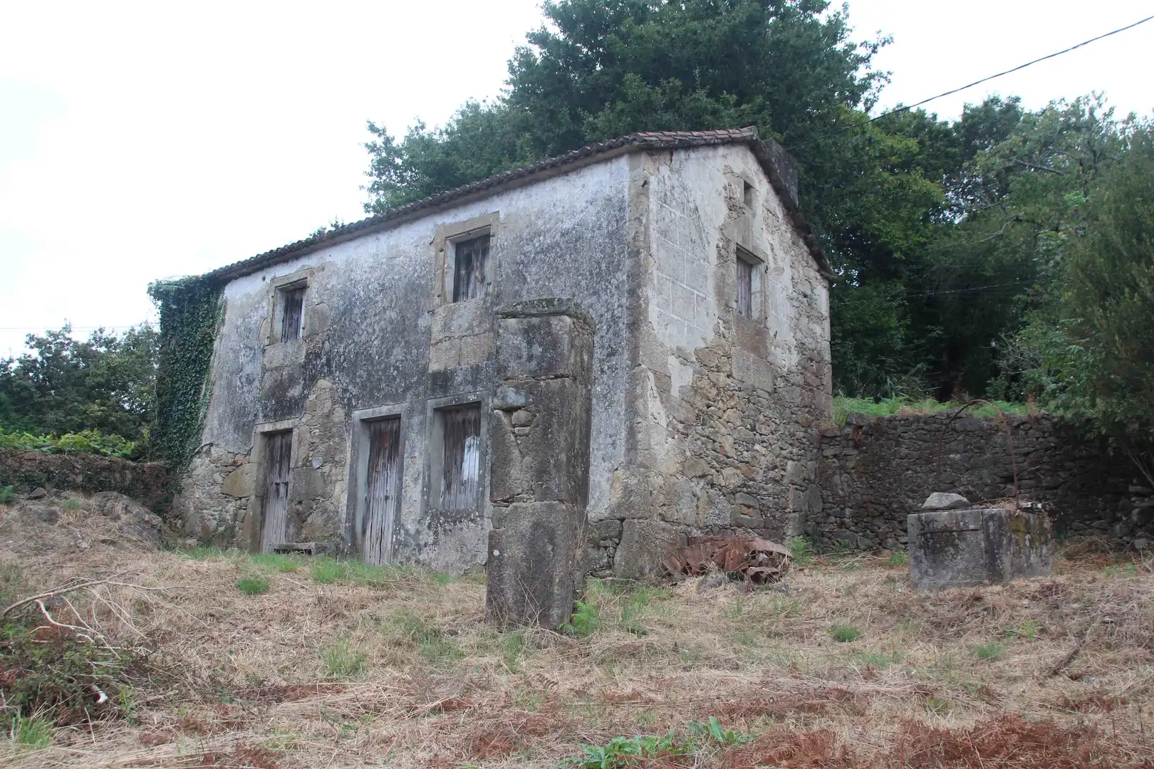 Außenansicht von Country house zum Verkauf in Rois