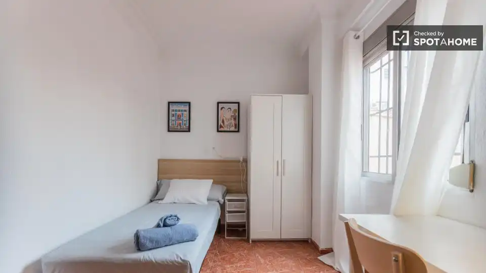 Bedroom of Flat for rent in Valencia  with Air Conditioner, Heating and Furnished