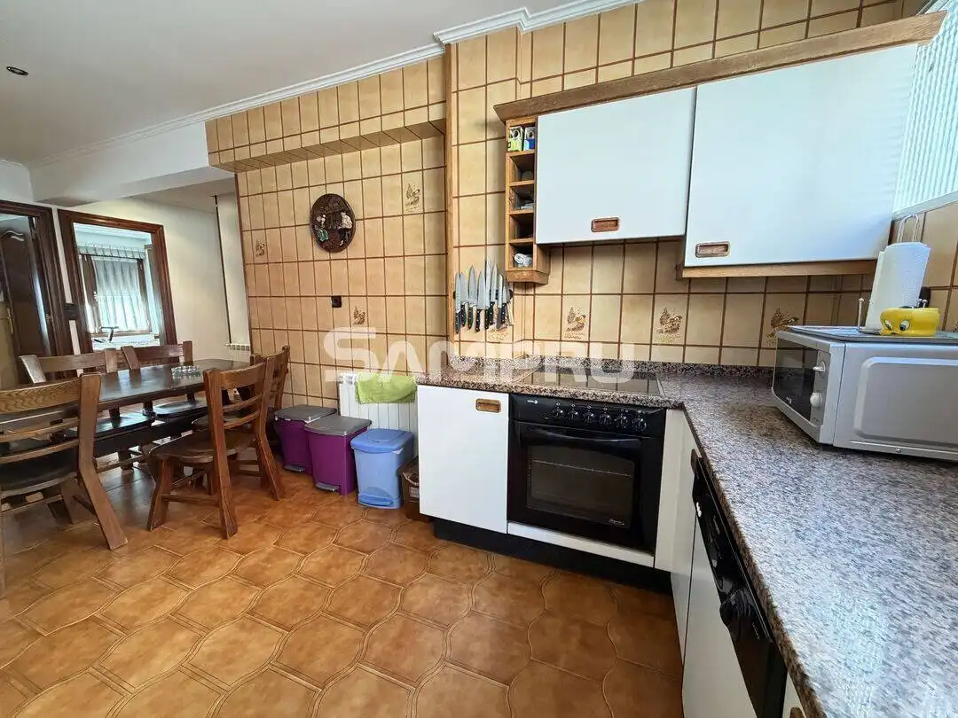 Kitchen of Flat for sale in Arrasate / Mondragón  with Storage room and Balcony