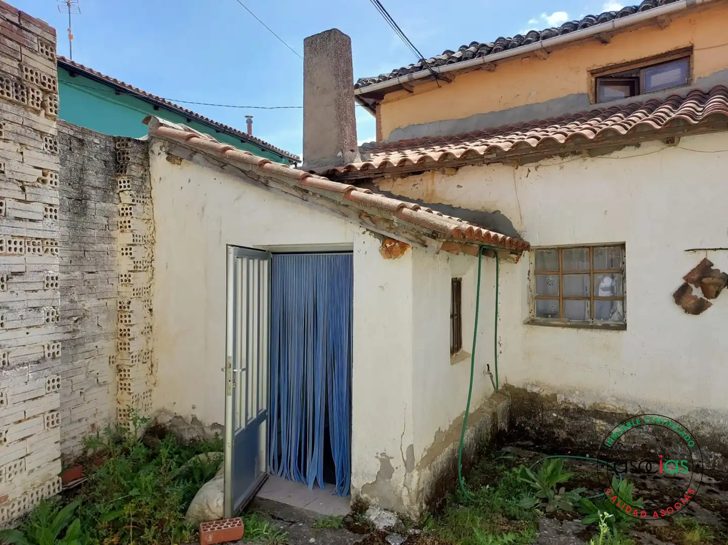 Vista exterior de Casa adosada en venda en Melgar de Arriba amb Jardí privat