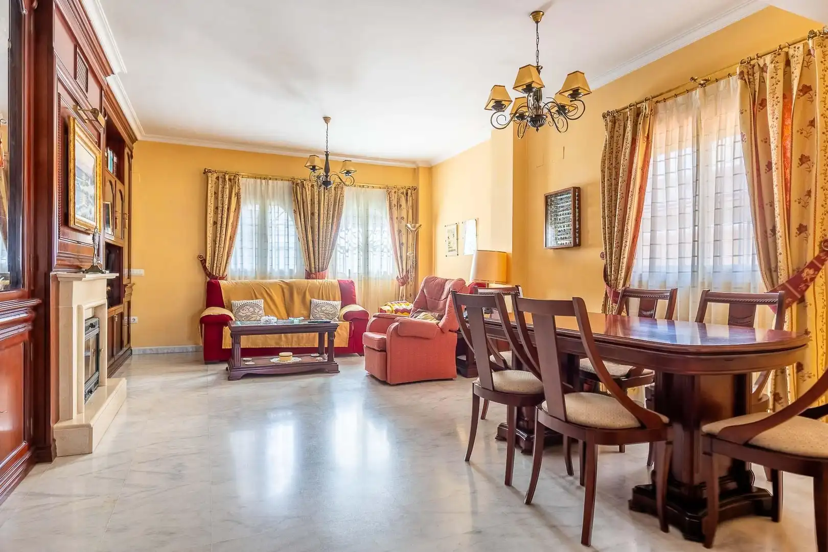Living room of Detached homes for sale in Mairena del Aljarafe  with Air Conditioner, Private garden and Terrace