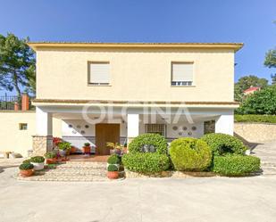 Vista exterior de Casa o xalet en venda en Alcoy / Alcoi amb Jardí privat i Piscina