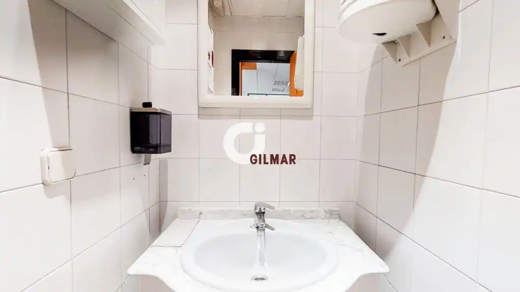 Bany de Oficina en venda en Alcobendas amb Aire condicionat i Calefacció