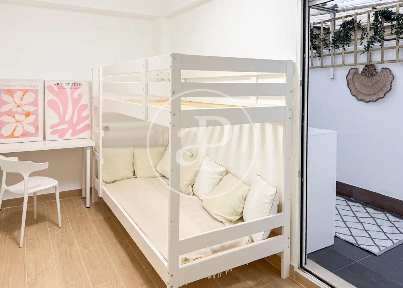 Bedroom of Flat for sale in Valencia  with Air Conditioner, Heating and Terrace