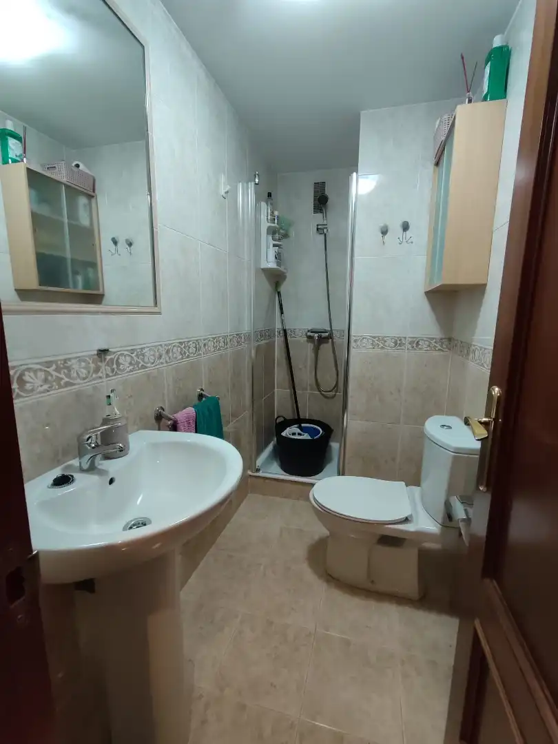 Bathroom of Flat for sale in Vigo   with Heating, Parquet flooring and Storage room