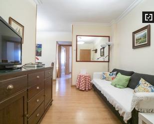 Bedroom of Flat to rent in  Madrid Capital  with Air Conditioner, Heating and Balcony