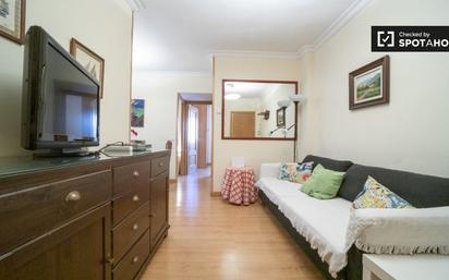 Bedroom of Flat to rent in  Madrid Capital  with Air Conditioner, Heating and Balcony