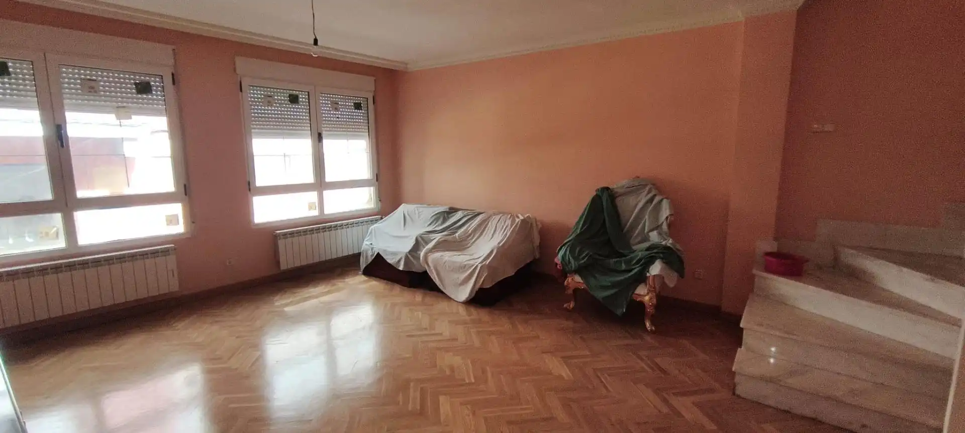 Sala d'estar de Casa o xalet en venda en Valladolid amb Aire condicionat, Calefacció i Terrassa