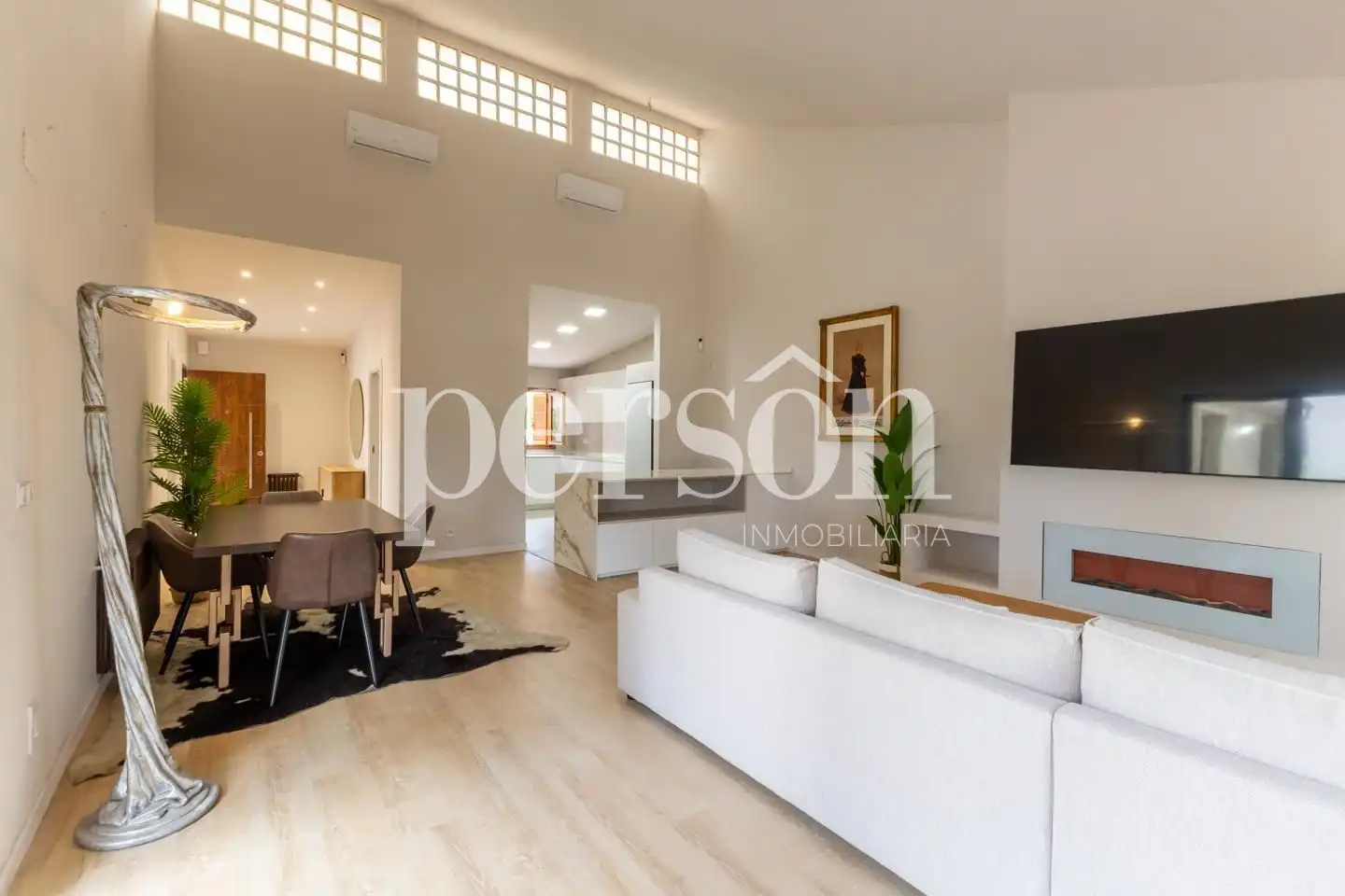 Living room of Houses for rent in Chiva  with Air Conditioner, Private garden and Terrace