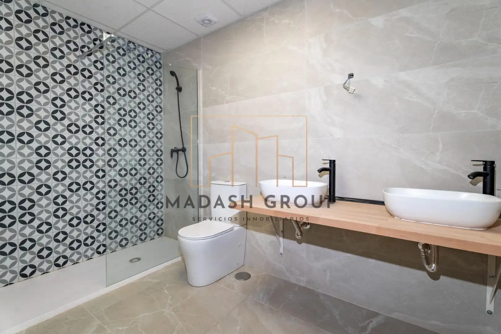 Badezimmer von Erdgeschoss zum Verkauf in Reus