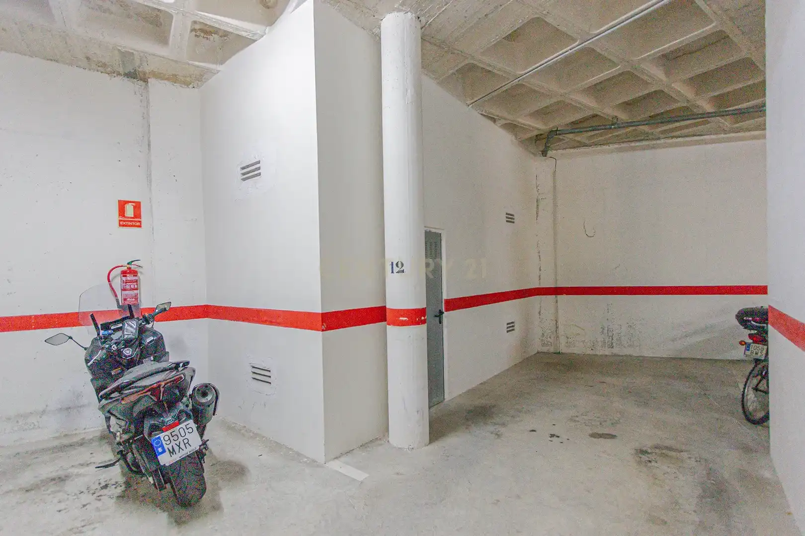 Parking de Apartamento en venta en Calpe / Calp con Aire acondicionado, Piscina y Lavadora