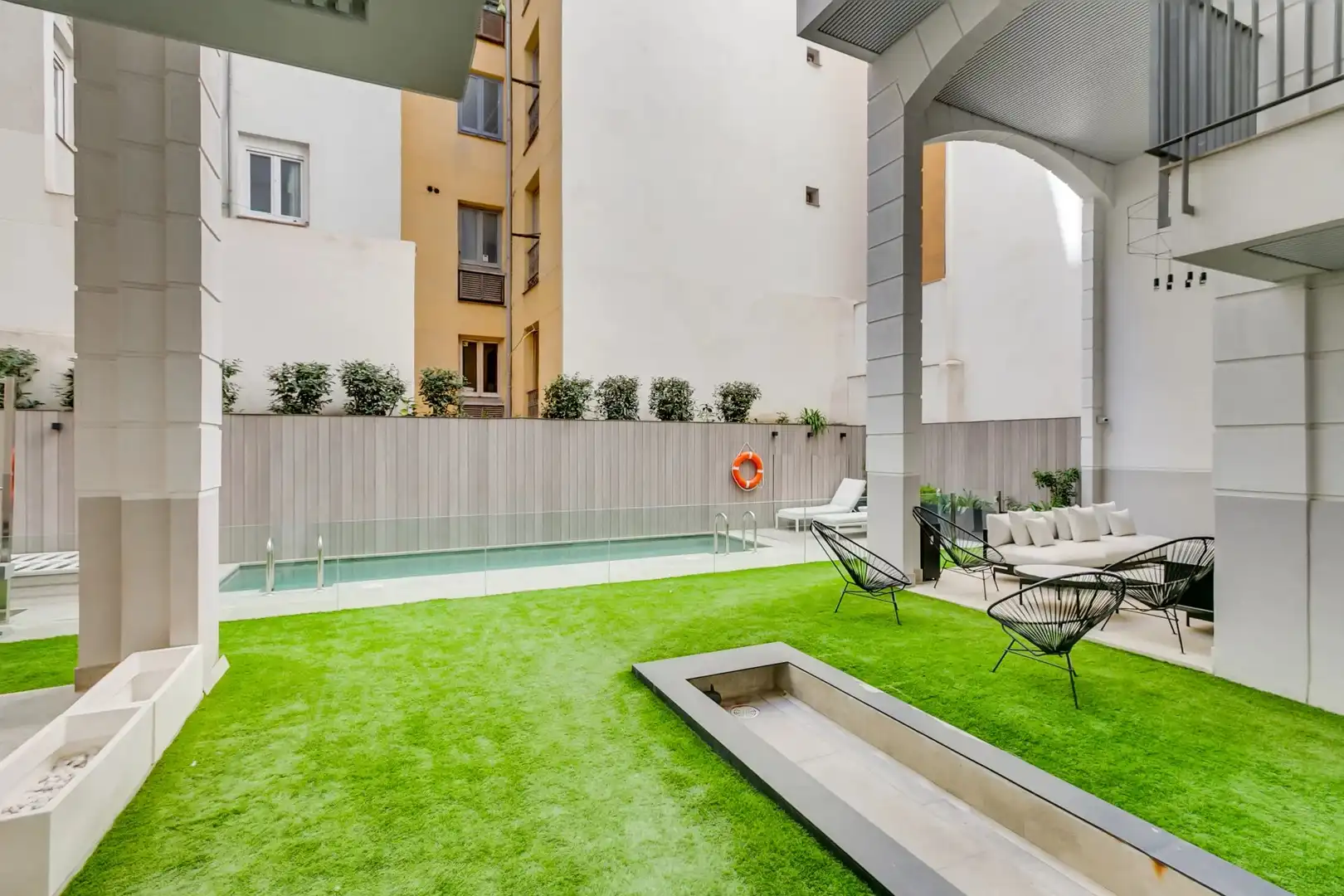 Swimming pool of Flat for rent in Madrid  with Air Conditioner, Heating and Storage room