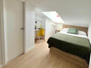 Bedroom of Flat to share in  Madrid Capital  with Balcony