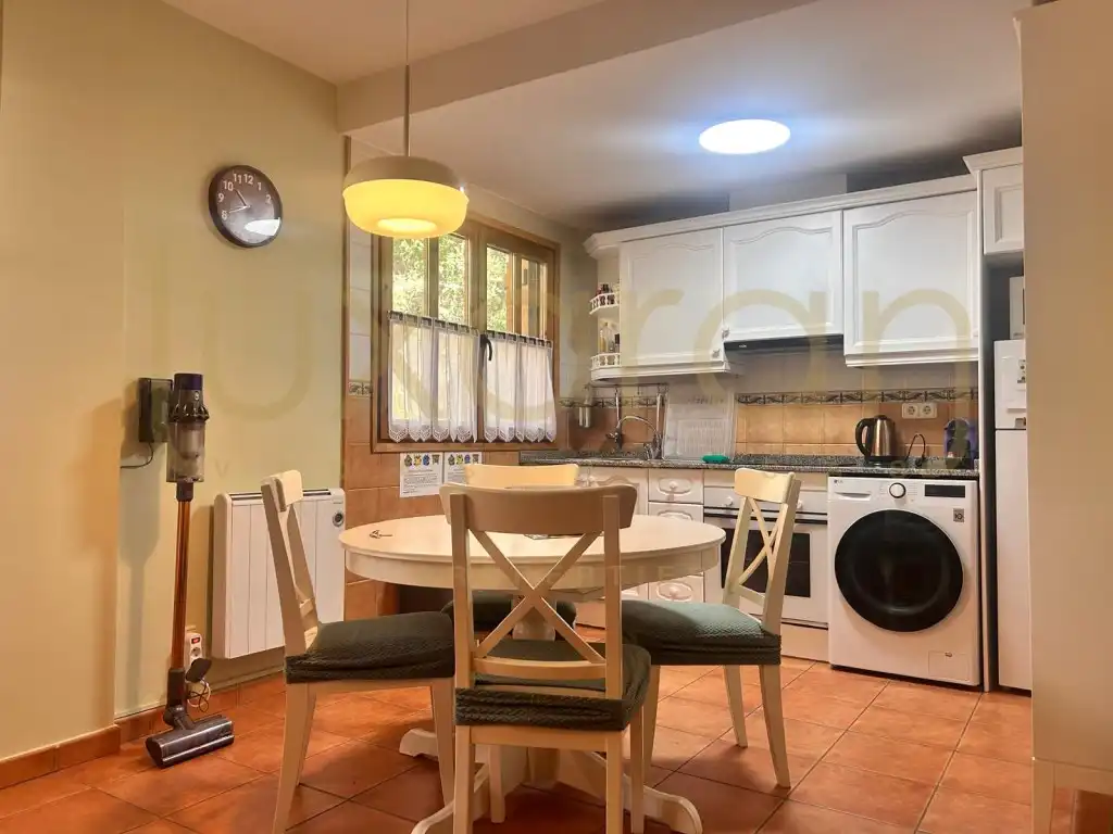 Cocina de Dúplex en venta en La Guingueta d'Àneu