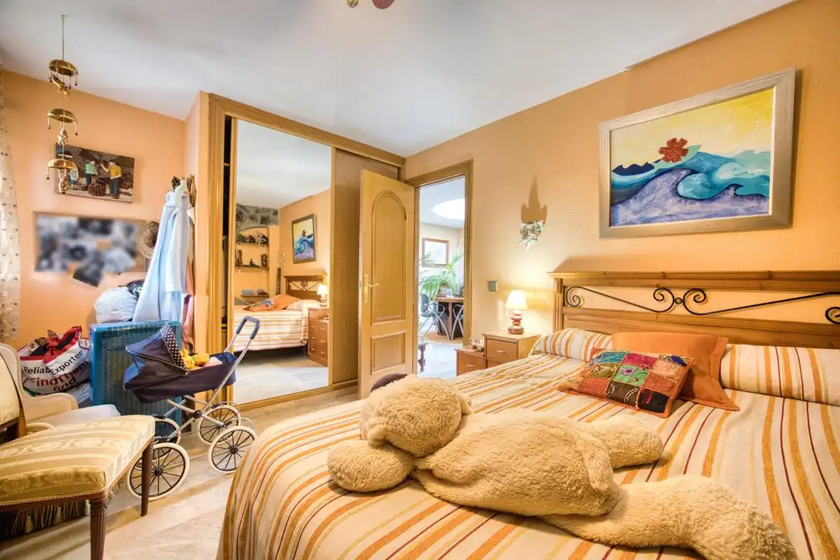 Habitación de Casa o chalet en venta en L'Alfàs del Pi con Aire acondicionado, Calefacción y Jardín privado