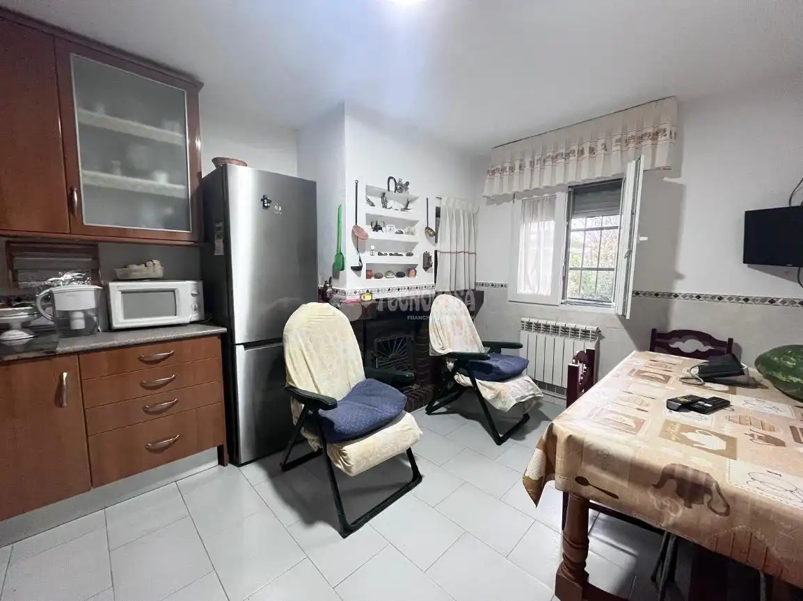 Cocina de Casa o chalet en venta en Los Navalmorales con Aire acondicionado, Calefacción y Amueblado