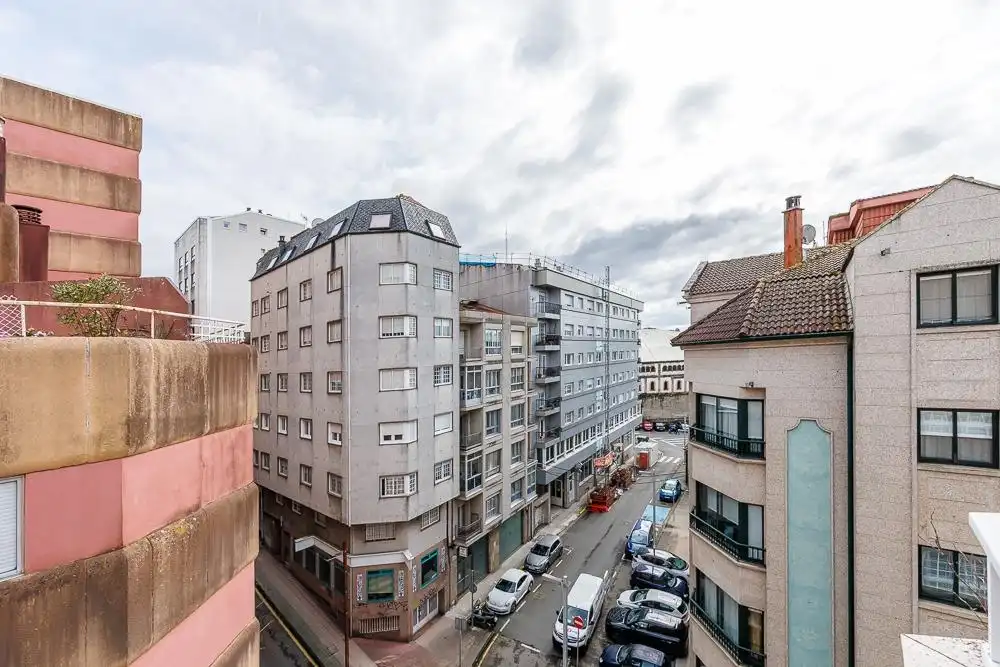 Vista exterior de Pis en venda en Pontevedra Capital  amb Aire condicionat, Calefacció i Terrassa