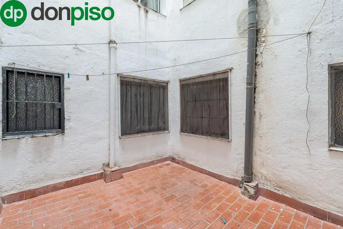 Vista exterior de Piso en venta en Granada con Amueblado