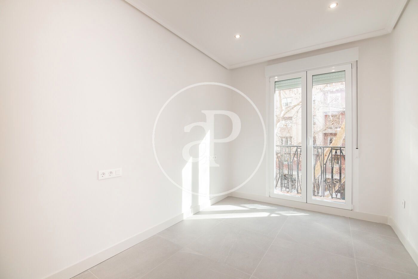 Dormitori de Pis de lloguer en  Madrid Capital amb Calefacció i Balcó