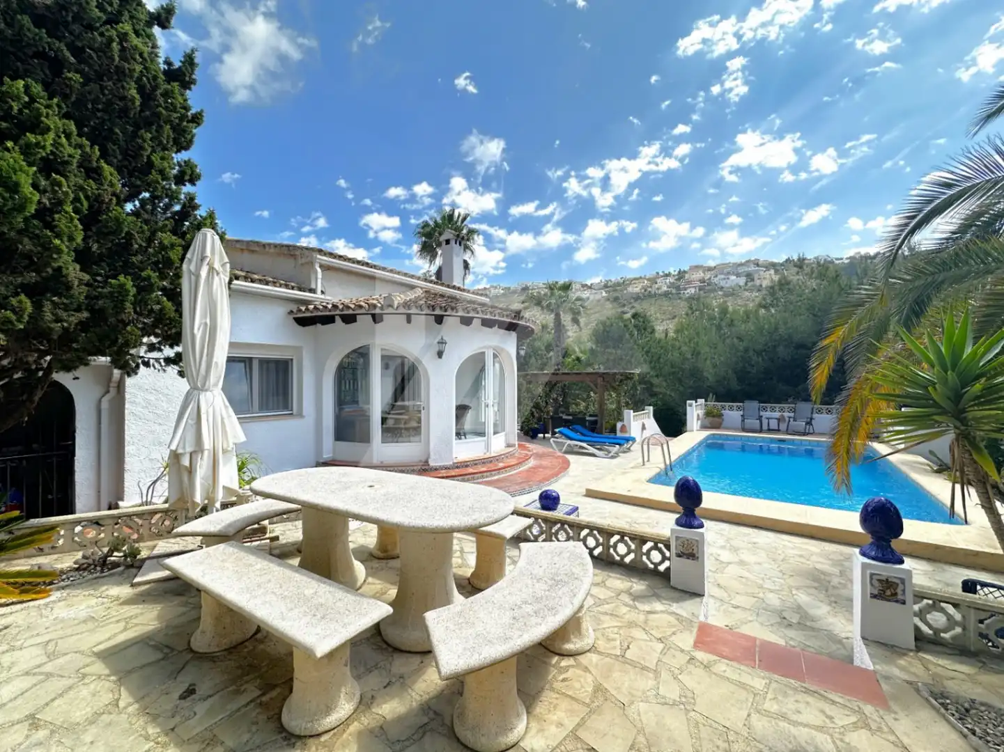 Vista exterior de Casa o chalet en venta en Benitachell / El Poble Nou de Benitatxell con Aire acondicionado, Calefacción y Jardín privado