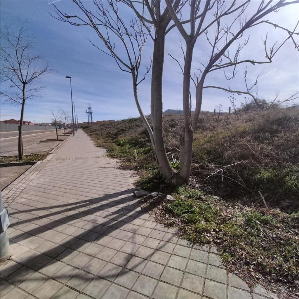Residencial en venda a VALDEARGANDA, Zona Industrial