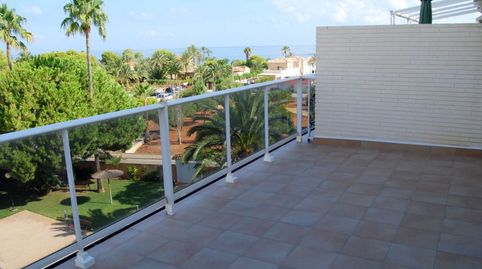 Akasavende en DENIA, a 40 metros de la playa. Impresionante ático dúplex de 3 dormitorios con 2 wc en urbanización de lujo con gra
