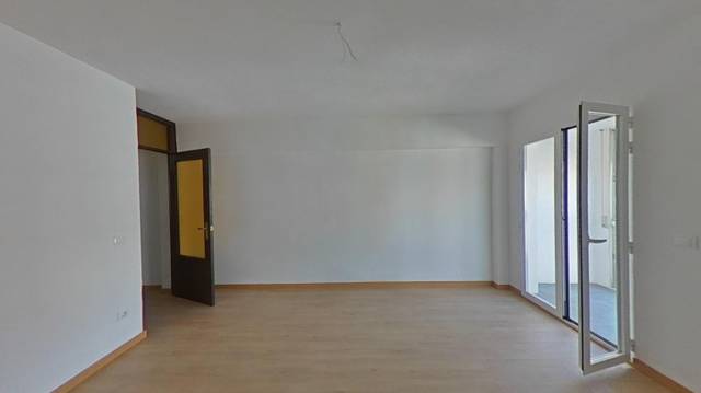 Piso en Venta en C/ Bañeza en Pilar