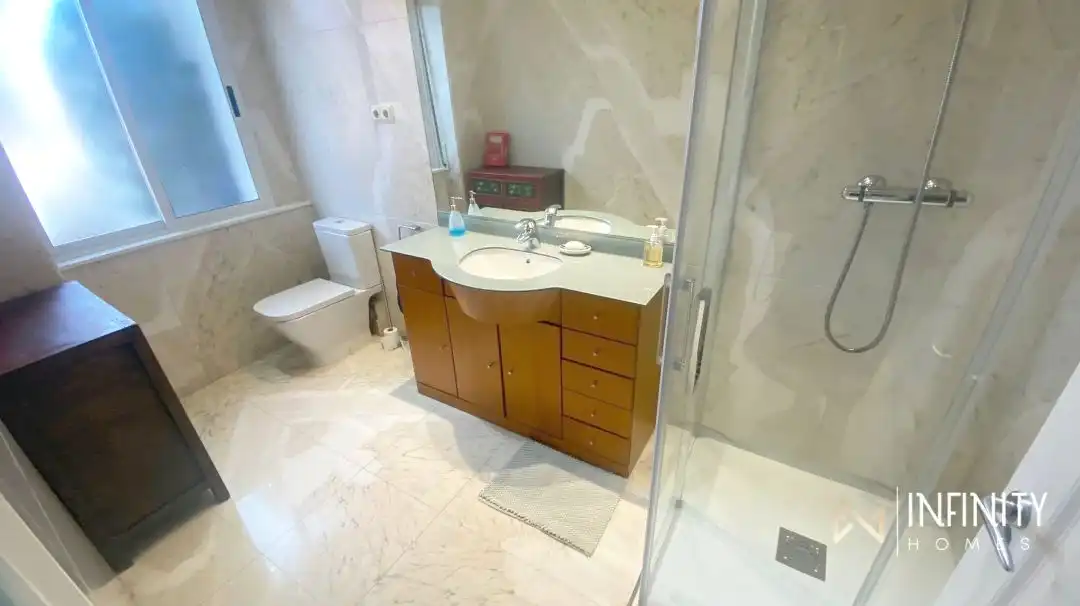 Baño de Piso de alquiler en Bilbao  con Calefacción y Terraza