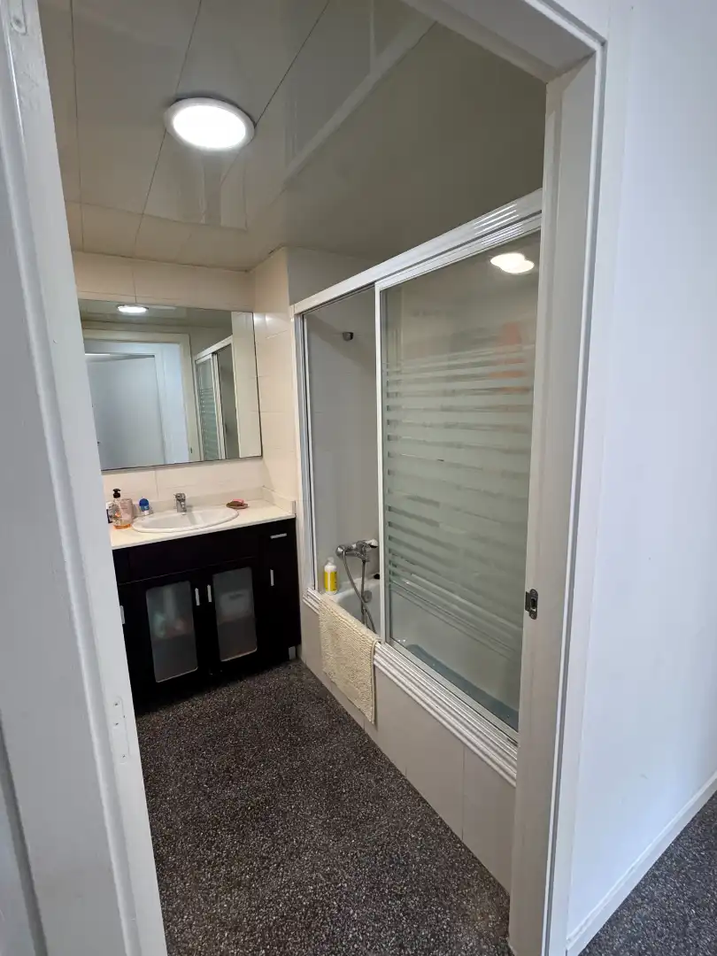 Baño de Piso en venta en Barcelona con Calefacción, Amueblado y Horno